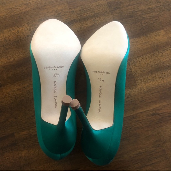 NIB $1125 Manolo Blahnik Hangisi Satin Crystal-Buckle Pumps in Green - size 37.5 - Picture 13 of 16